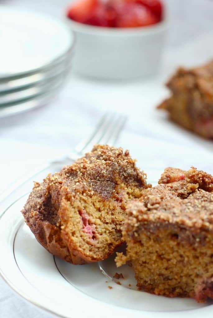 Strawberry Banana Coffee Cake with Crumb Top {Paleo}