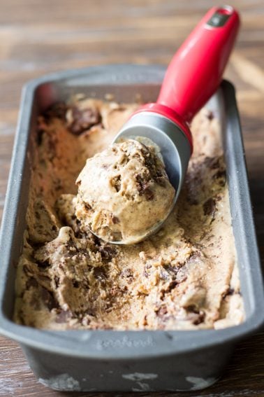 Almond Butter Chocolate Fudge Chunk Ice Cream {Paleo & Vegan}