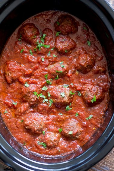 Paleo Slow Cooker Meatballs in Marinara Sauce {Whole30}