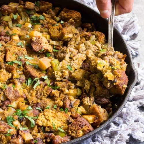 Soul Food Cornbread Dressing with Giblets and Ground Beef