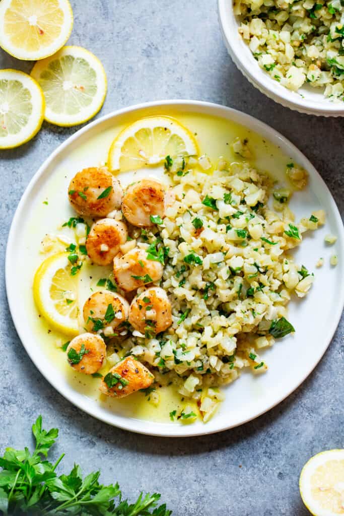 Scallops with Lemon “Butter” Sauce and Herbed Cauliflower Rice