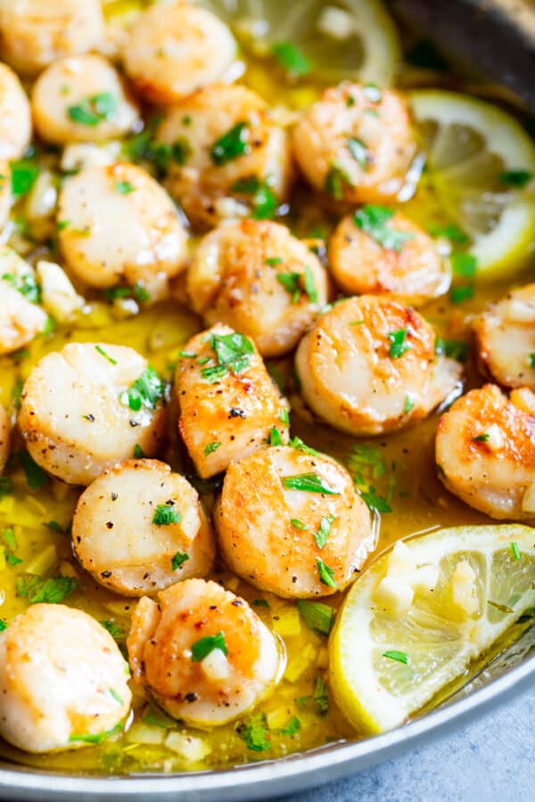 Scallops with Lemon “Butter” Sauce and Herbed Cauliflower Rice