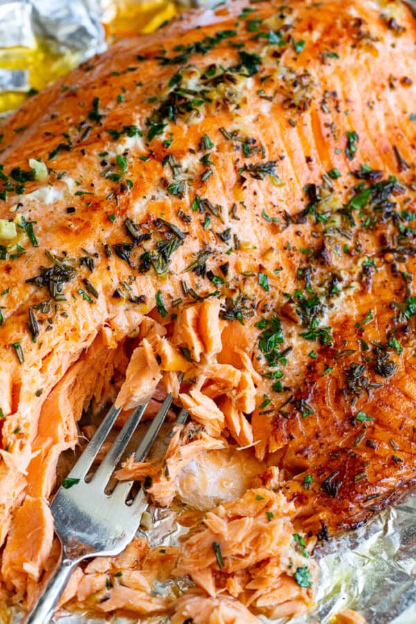 Baked Salmon in Foil with Garlic, Rosemary and Thyme {Whole30, Keto}