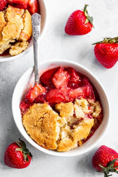 Strawberry Cobbler {paleo, Vegan} - The Paleo Running Momma