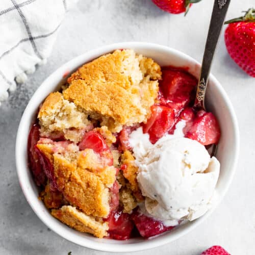 Strawberry Cobbler {Paleo, Vegan} - The Paleo Running Momma