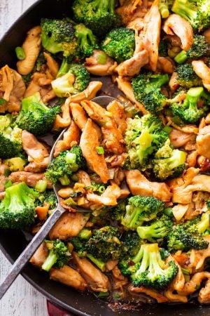 Paleo Chicken And Broccoli Stir Fry {Whole30, Keto}