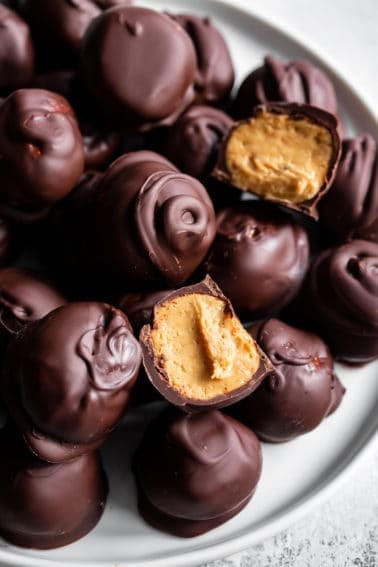 Paleo and Vegan Peanut Butter Truffles - The Paleo Running Momma