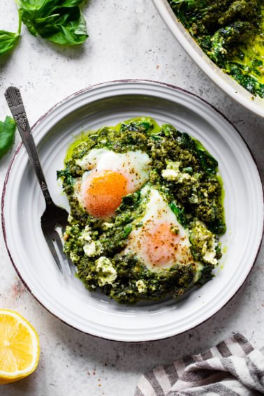 Pesto and Spinach Baked Eggs {Paleo, Whole30, Keto}